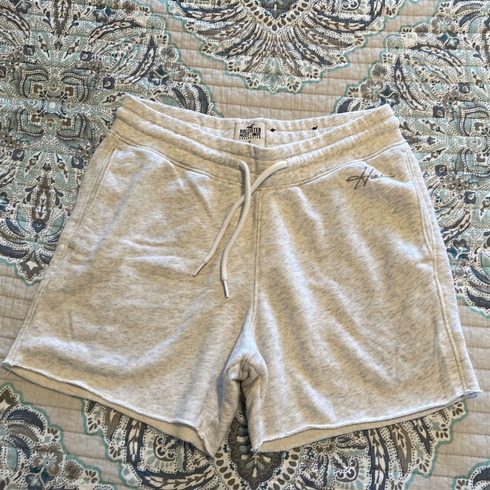 Hollister Must-Have Collection Fleece Shorts Size Small